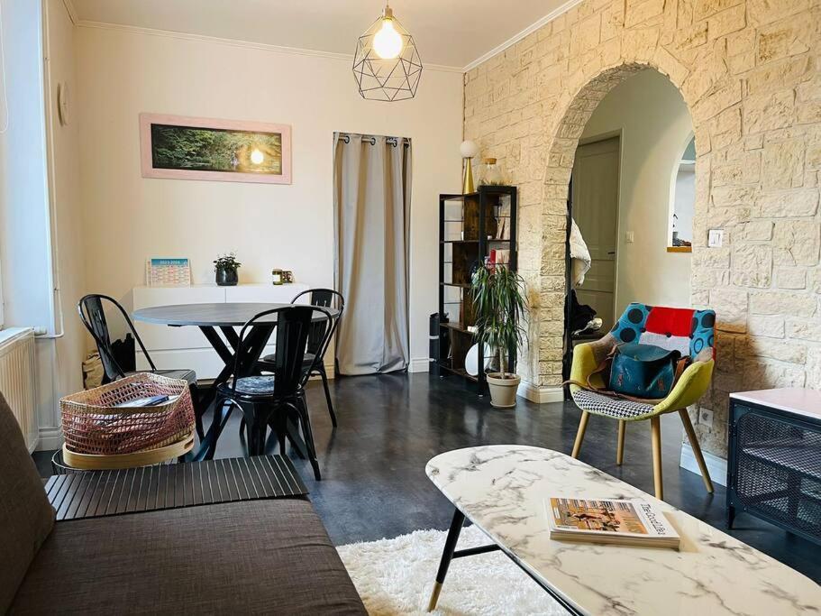 Chaleureux Appart, Proche De La Loire Avec Parking 올리언스 외부 사진